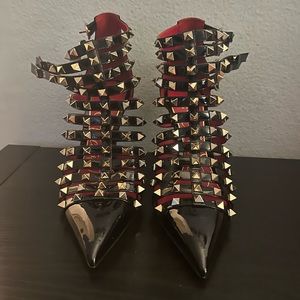 Valentino Rockstud Cage 37